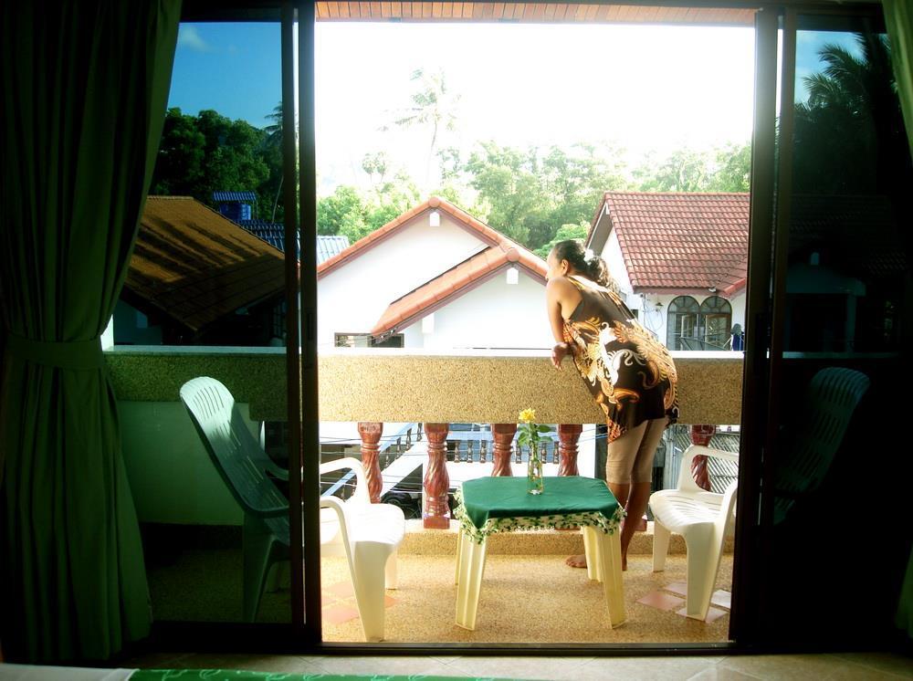 Waree'S Guesthouse Phuket Exterior photo