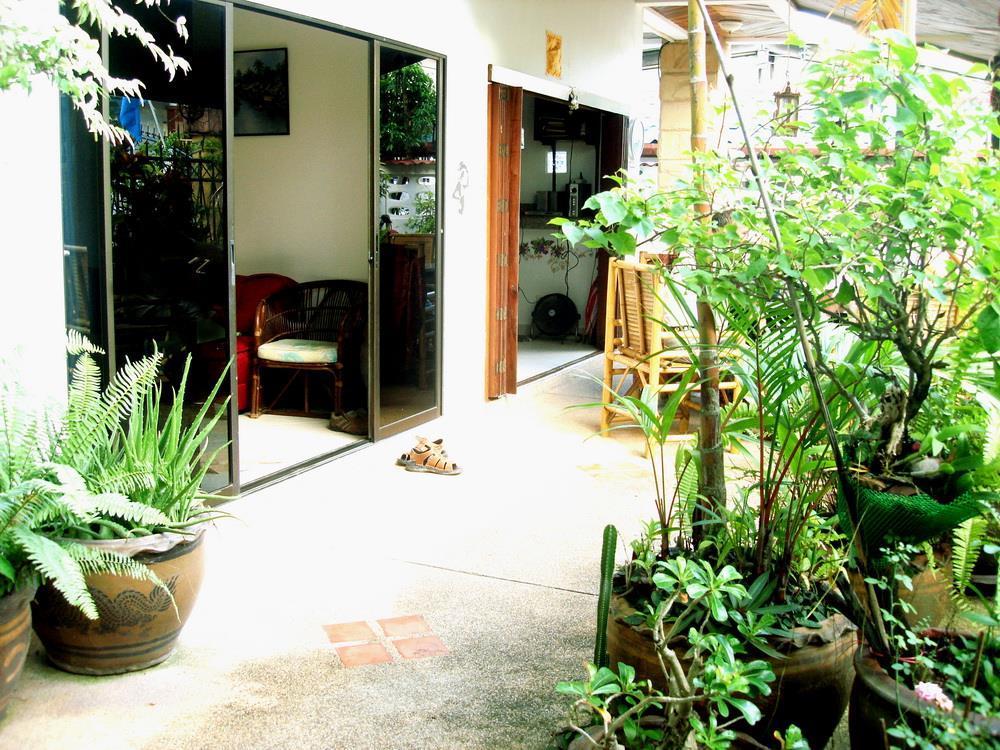 Waree'S Guesthouse Phuket Exterior photo